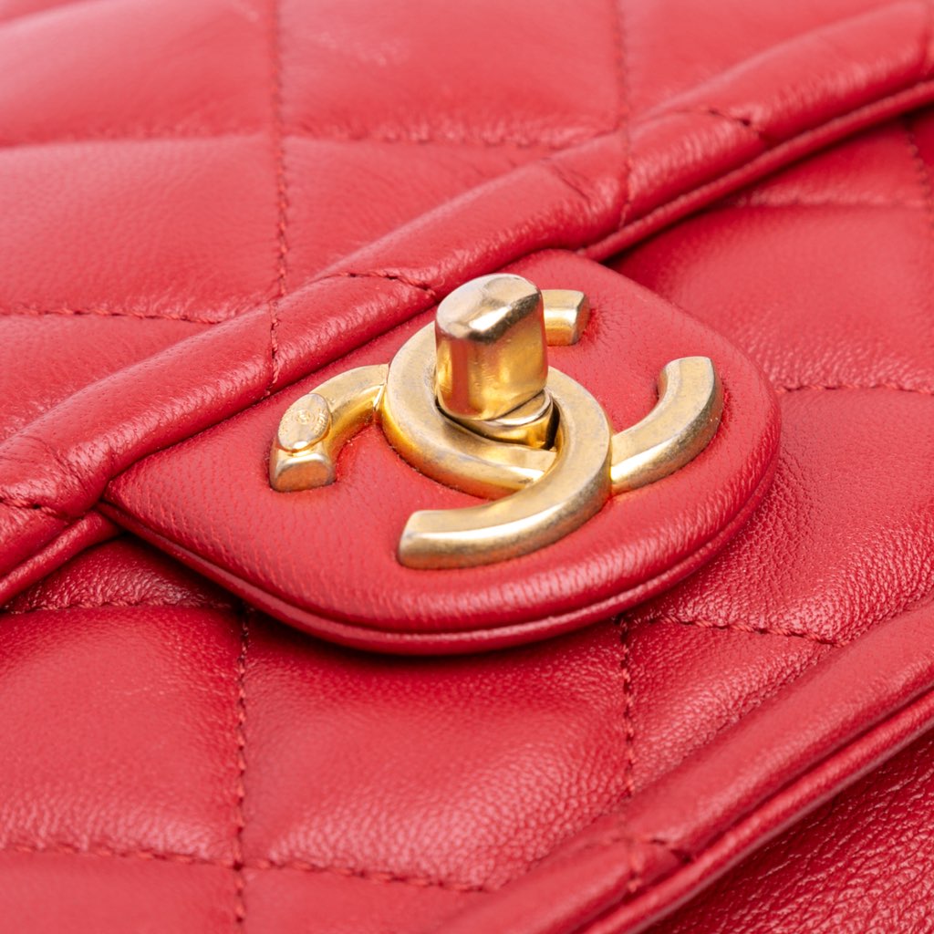Chanel Small Quilted Lambskin Chain Link Flap - Detail 2