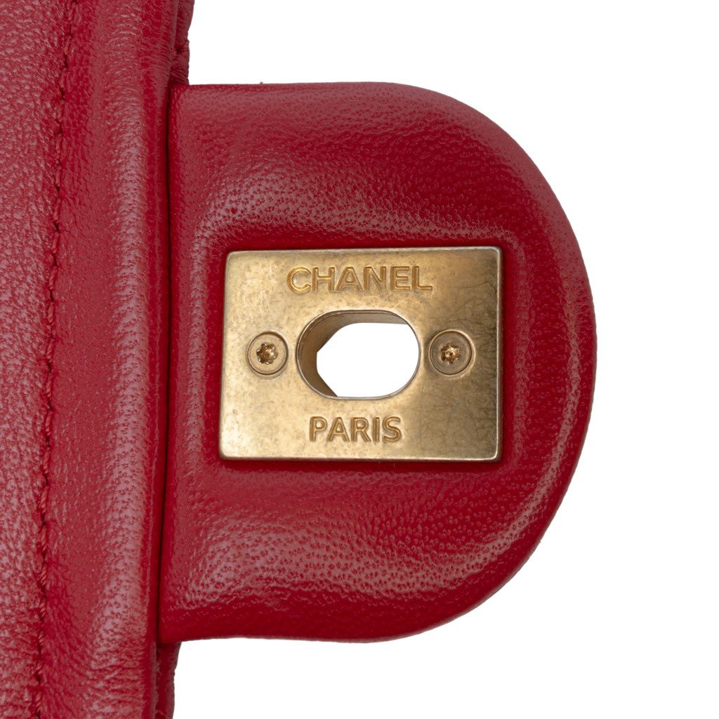 Chanel Small Quilted Lambskin Chain Link Flap - Image 10