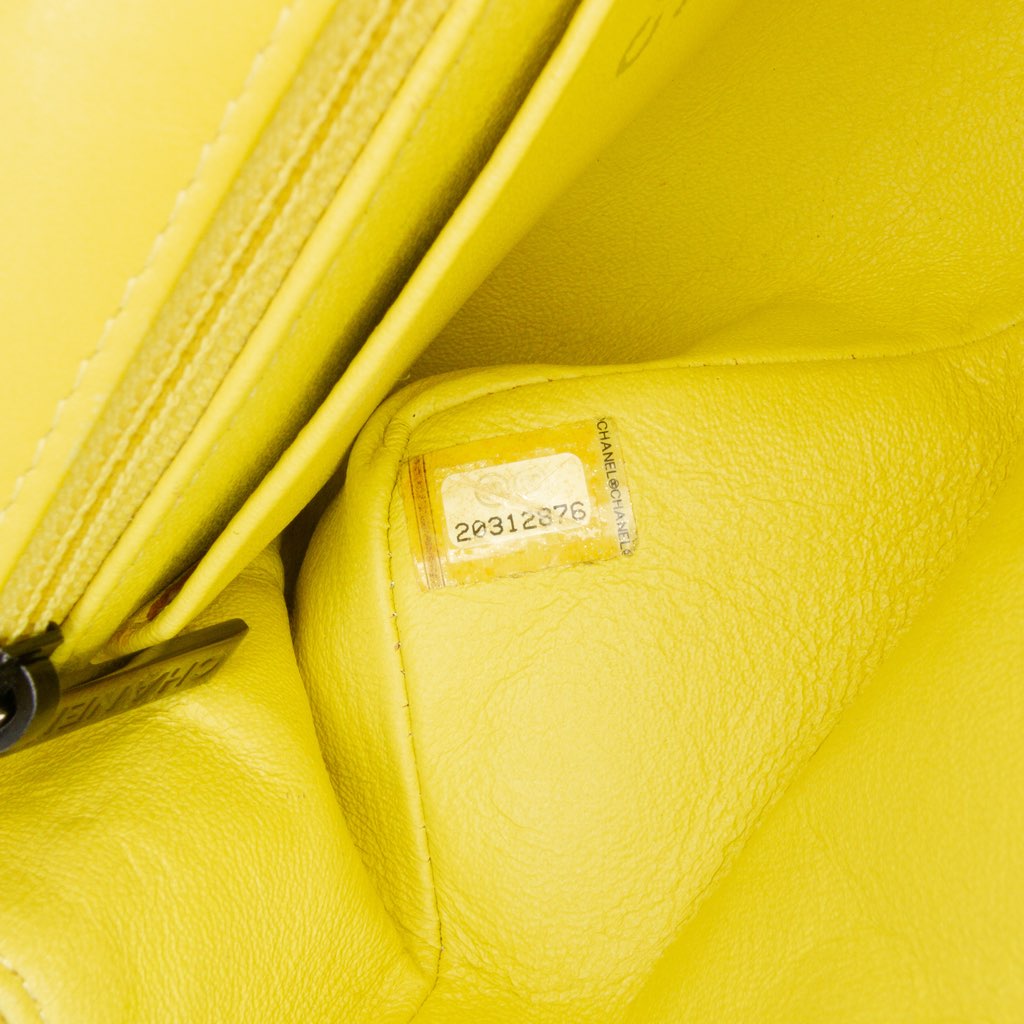 Chanel Mini Rectangular Classic Velvet Single Flap - Detail 1