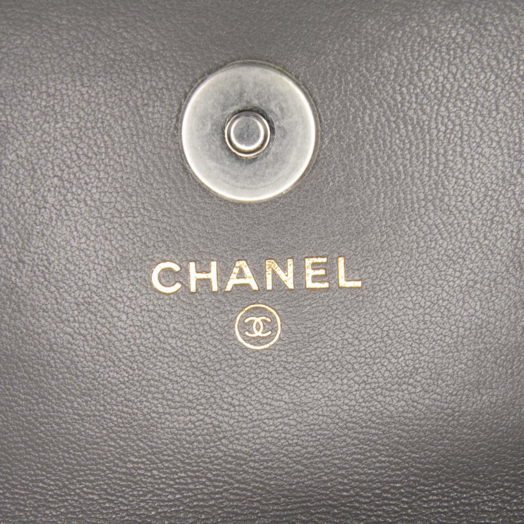 Chanel Quilted Lambskin 19 Belt Bag - 5