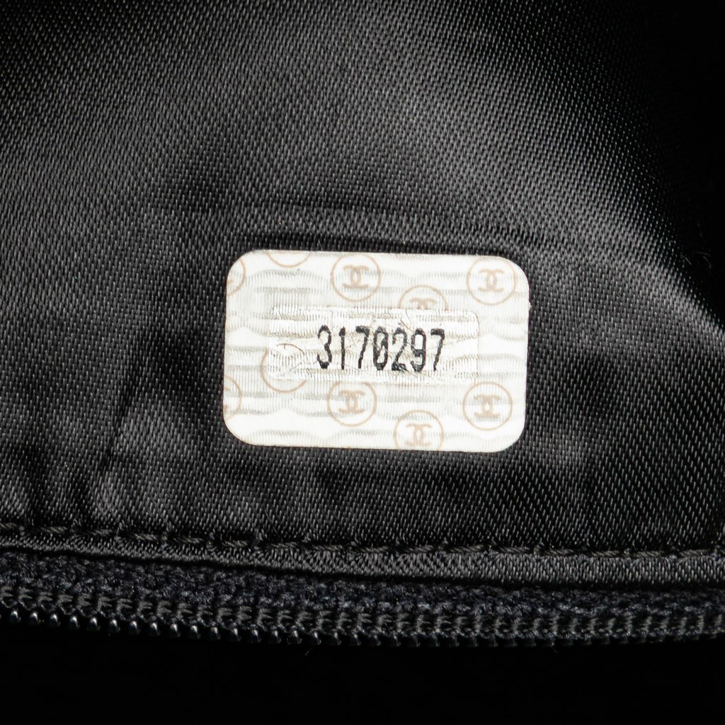 Chanel CC Lambskin Flap Tassel Crossbody - Detail 2