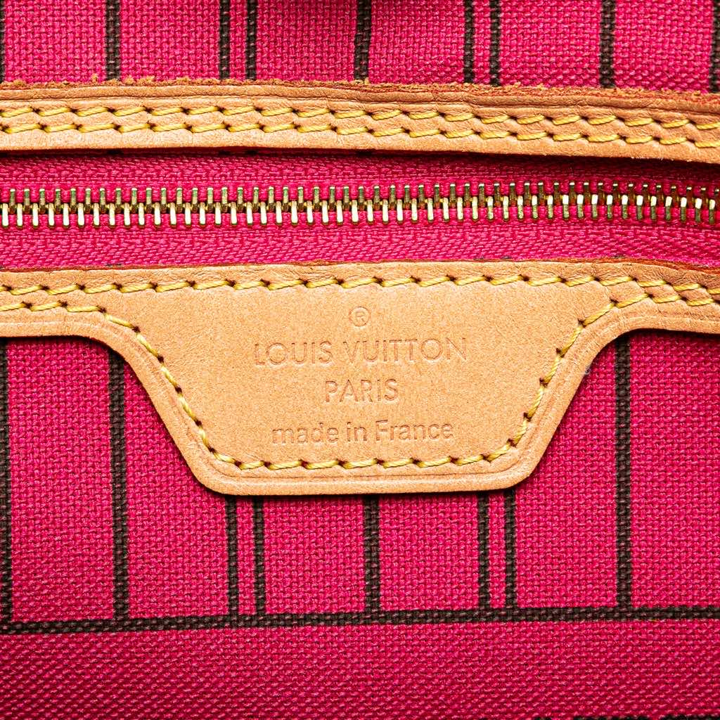 Louis Vuitton Monogram Neverfull PM - Side view