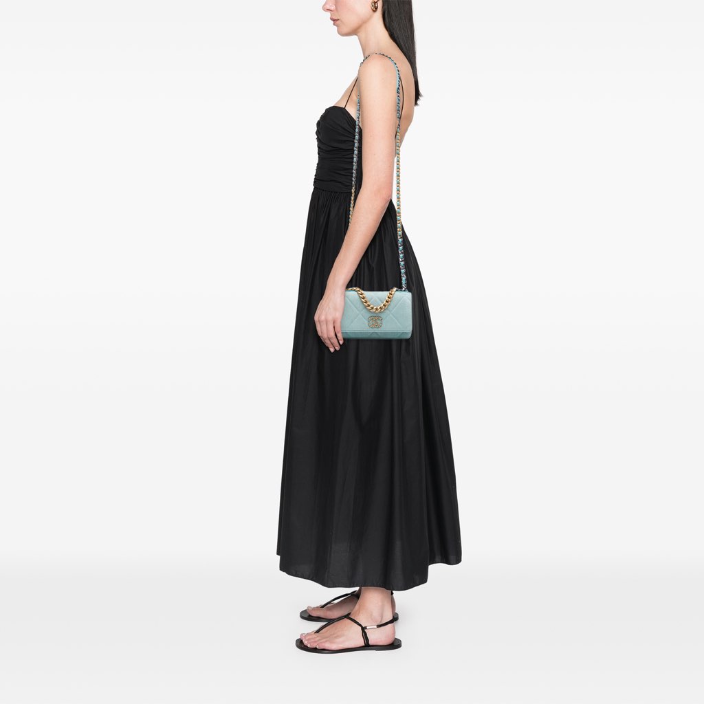 Chanel Denim 19 Wallet on Chain - Image 14