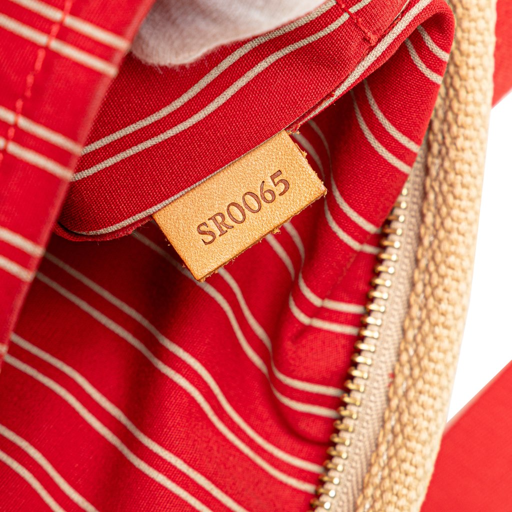 Louis Vuitton Antigua Cabas MM - Side view