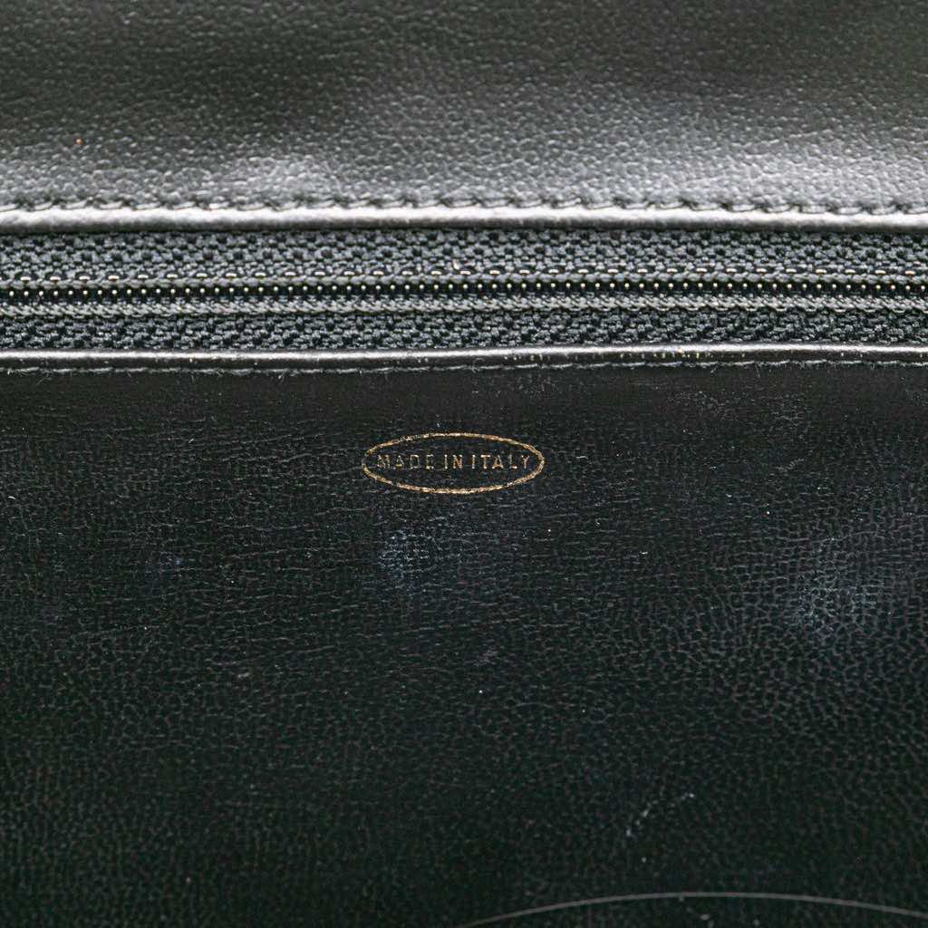 Chanel CC Stitched Calfskin Turnlock Vanity Case - Detail 1