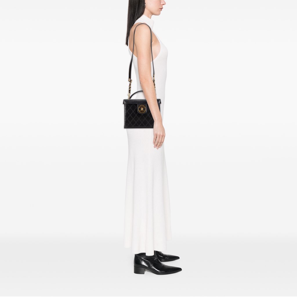 Chanel CC Stitched Calfskin Turnlock Vanity Case - Image 11