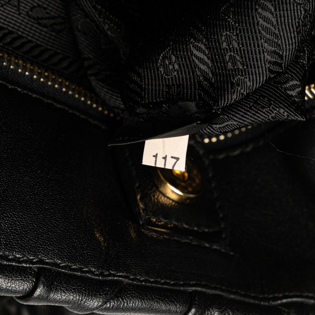 Prada Nappa Gaufre Bow Tote - Detail 2