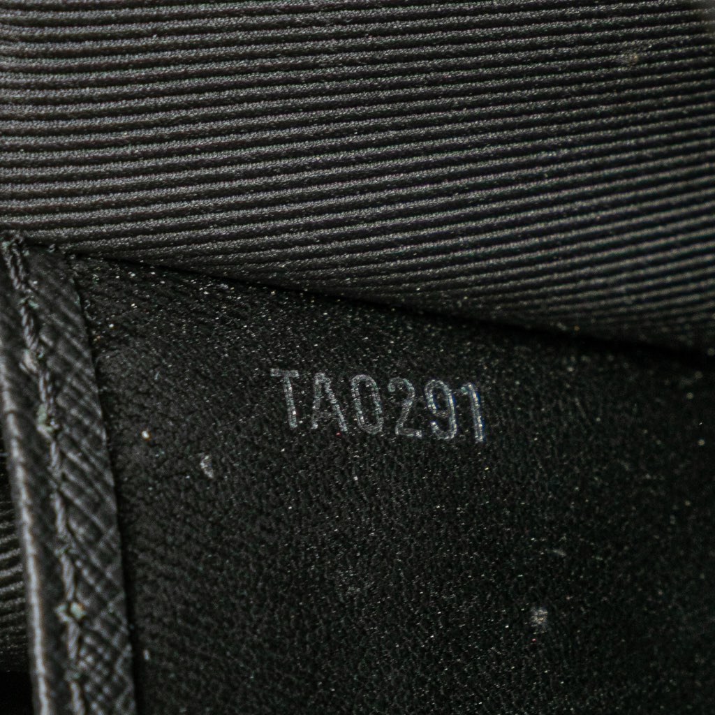 Louis Vuitton Monogram Eclipse Pochette Voyage MM - Detail 1