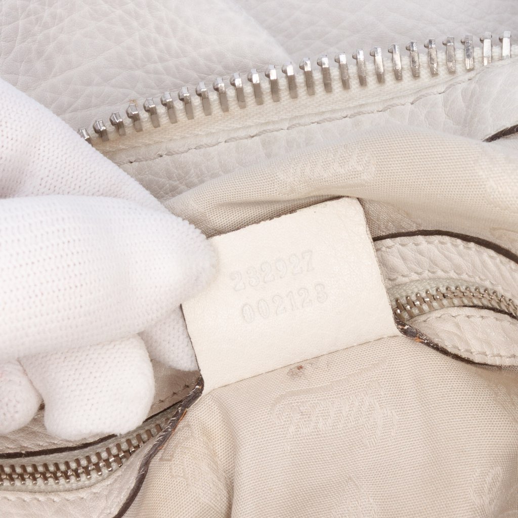 Gucci Large Pebbled Calfskin Bamboo Bar Tassel Tote - Detail 1