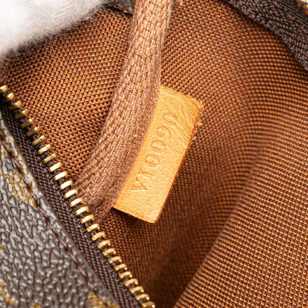 Louis Vuitton Monogram Pochette Accessoires - Detail 1