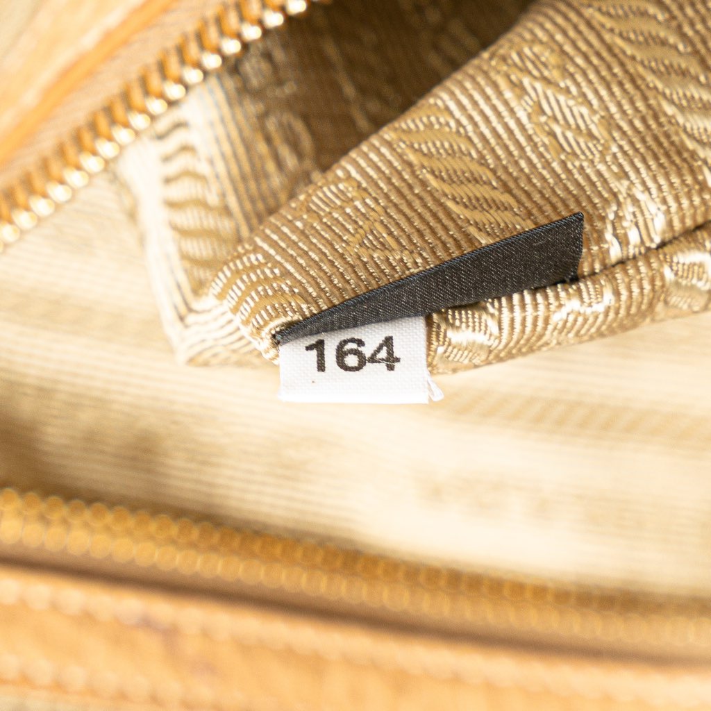 Prada Vitello Daino Tote - Detail 2