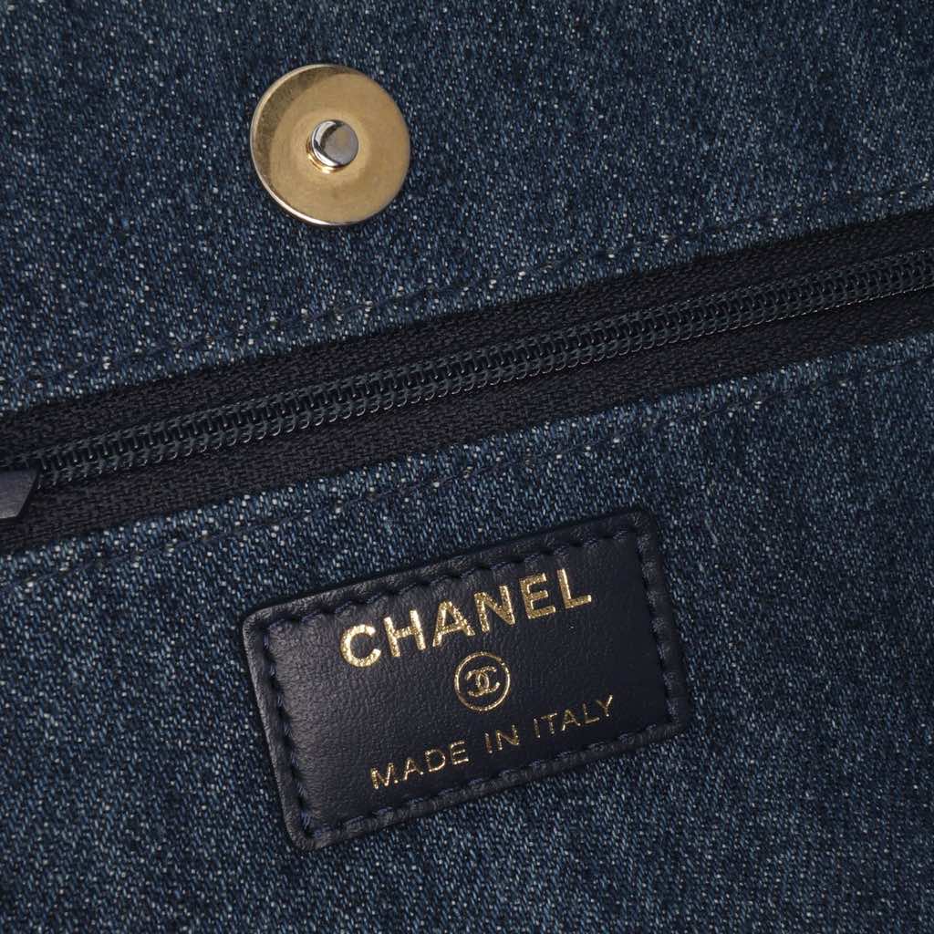 Chanel Denim 19 Flap Wallet On Chain - Image 11