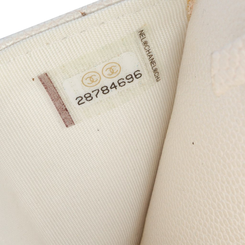 Chanel Quilted Caviar Golden Class Wallet On Chain - Detail 2