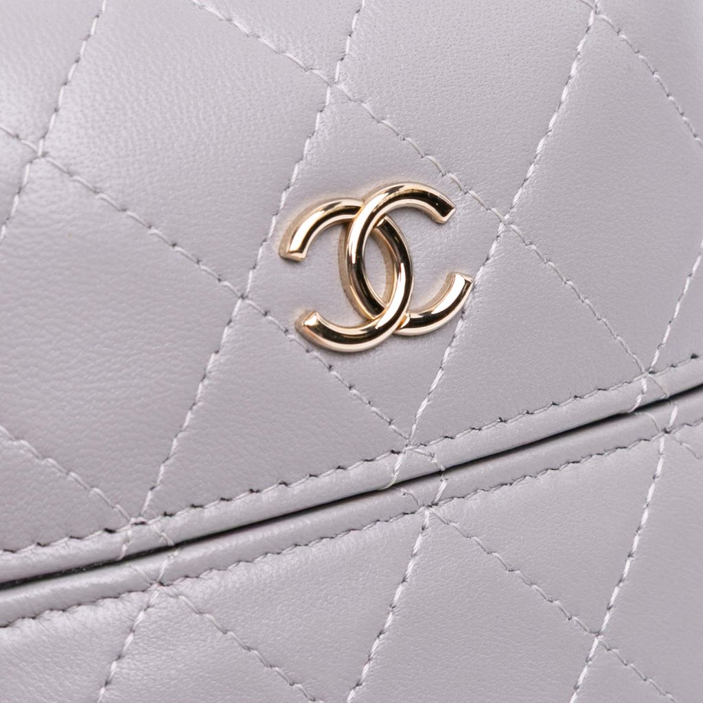 Chanel CC Quilted Lambskin Chain Around Phone Holder - Detail 2