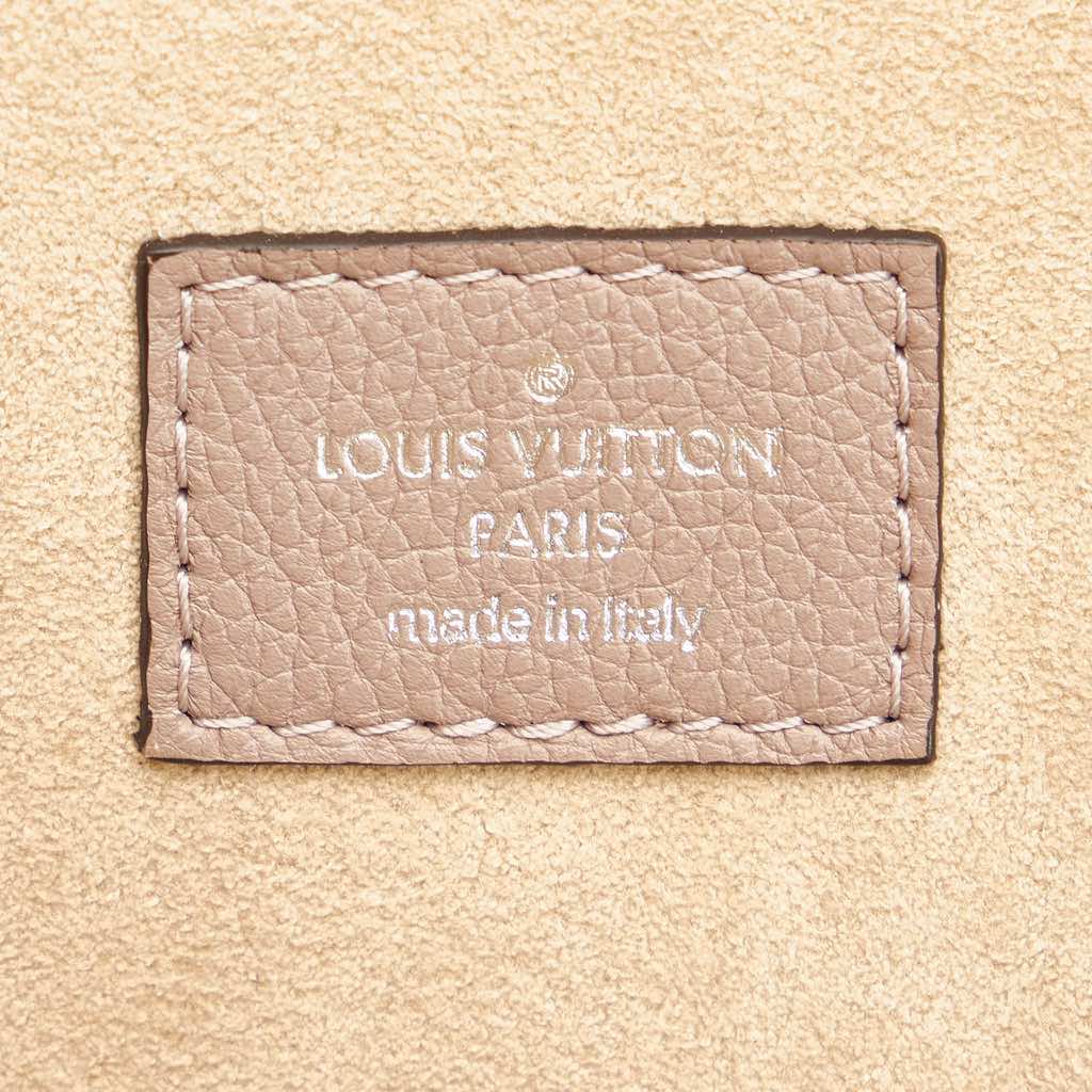 Louis Vuitton Taurillon Pochette Jour PM - Detail 1