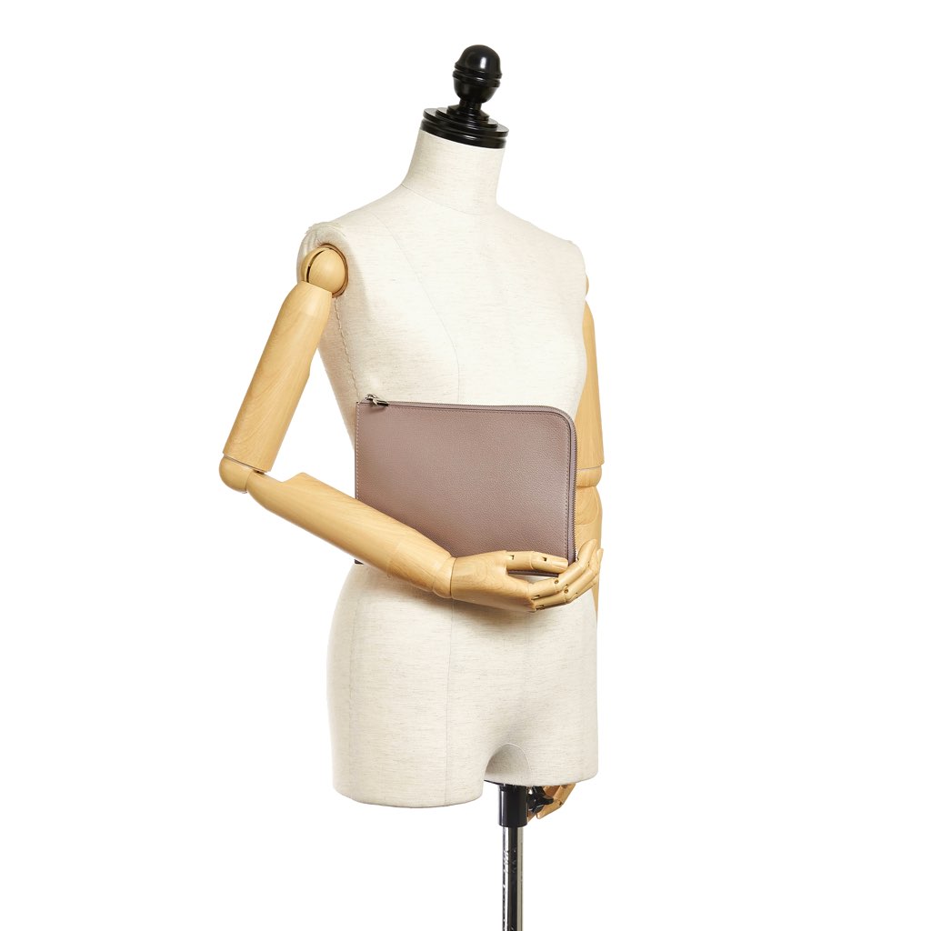 Louis Vuitton Taurillon Pochette Jour PM - Image 11