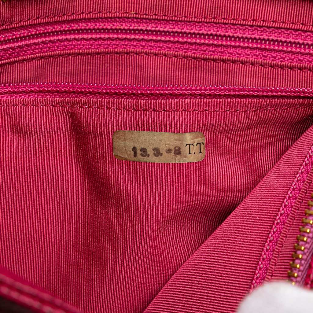 Chanel CC Quilted Caviar Chain Tote - Detail 1