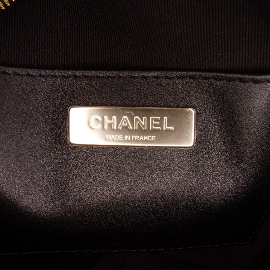 Chanel Quilted Satin Walk Of Fame Star Crossbody - 4
