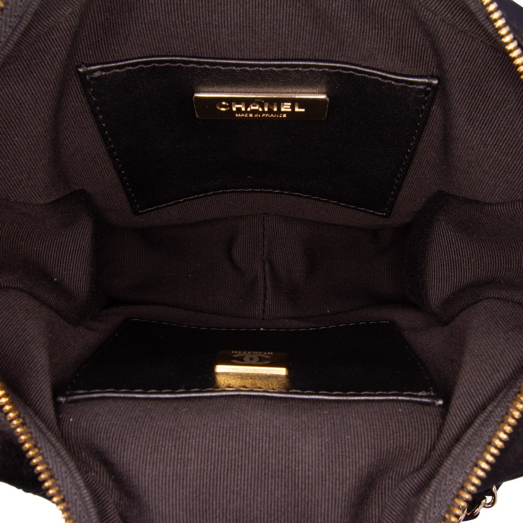 Chanel Quilted Satin Walk Of Fame Star Crossbody - Detail 1