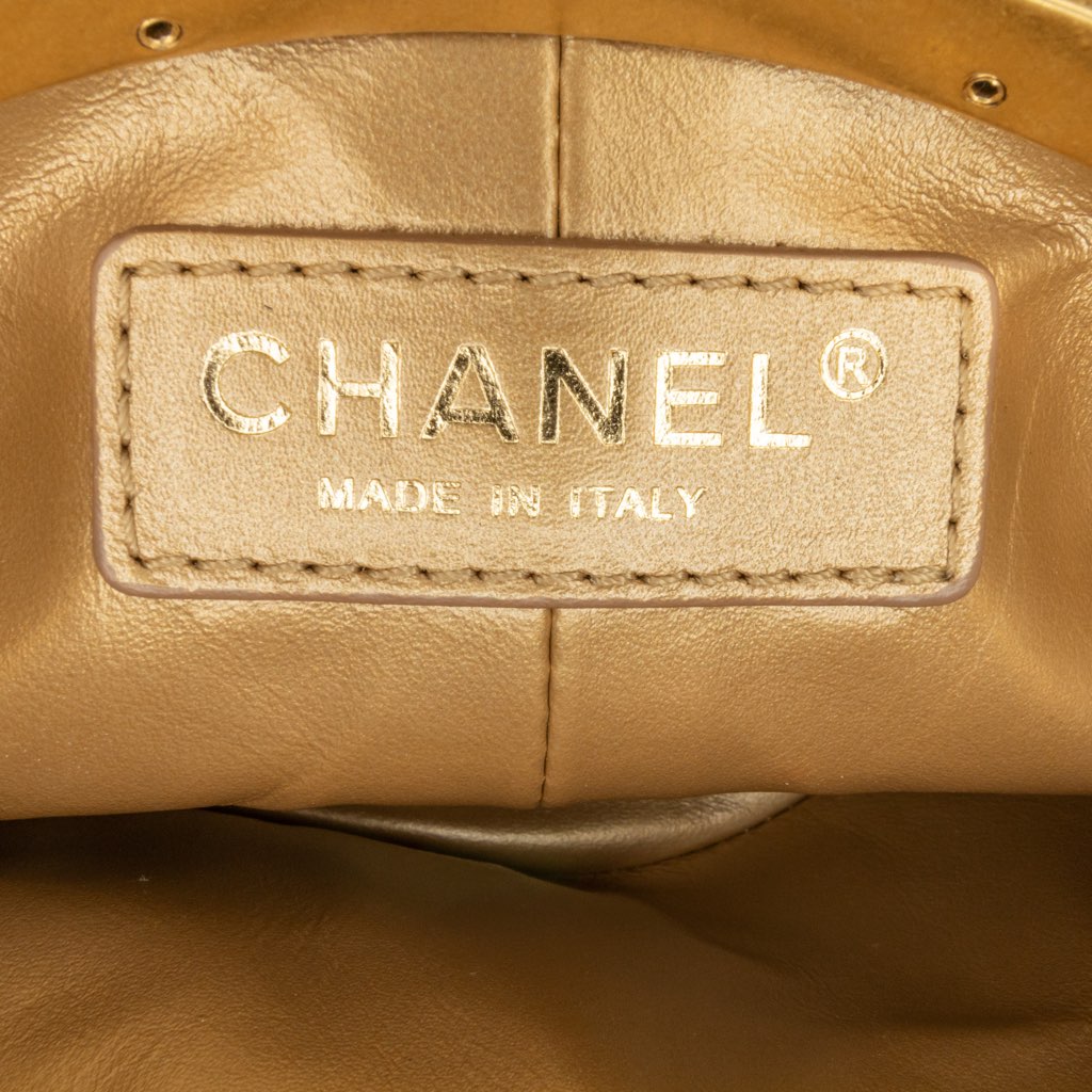 Chanel Small Quilted Lambskin Crown Box Bag - Detail 2