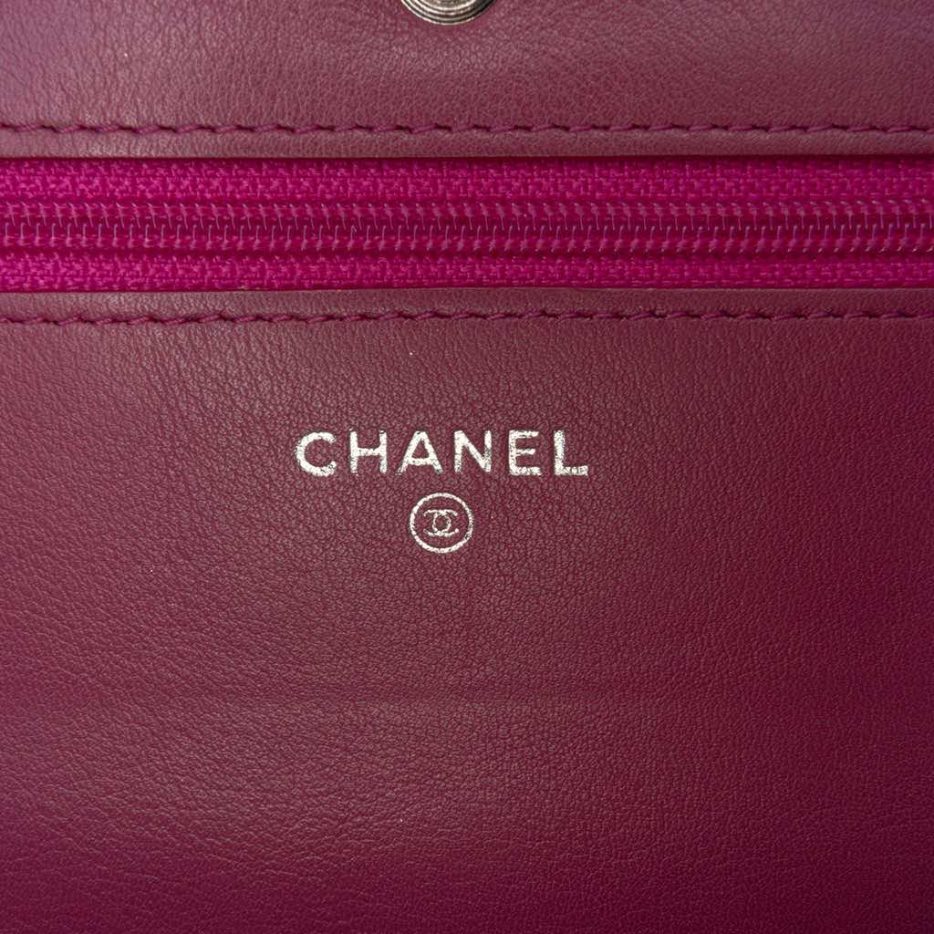 Chanel Patent CC Lipstick Wallet On Chain - Detail 1