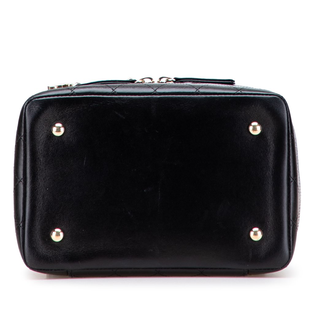 Chanel Large Quilted Lambskin Knock On Wood Vanity Case - 3