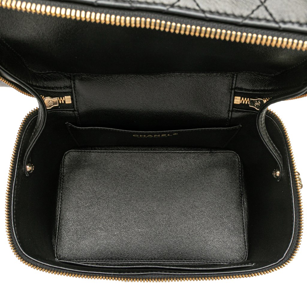 Chanel Large Quilted Lambskin Knock On Wood Vanity Case - 4