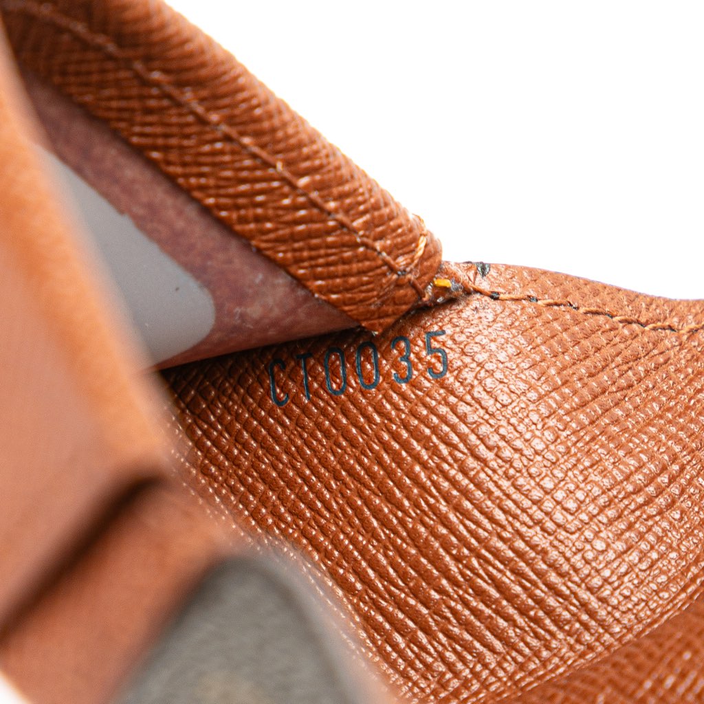 Louis Vuitton Monogram Card Holder - Detail 2