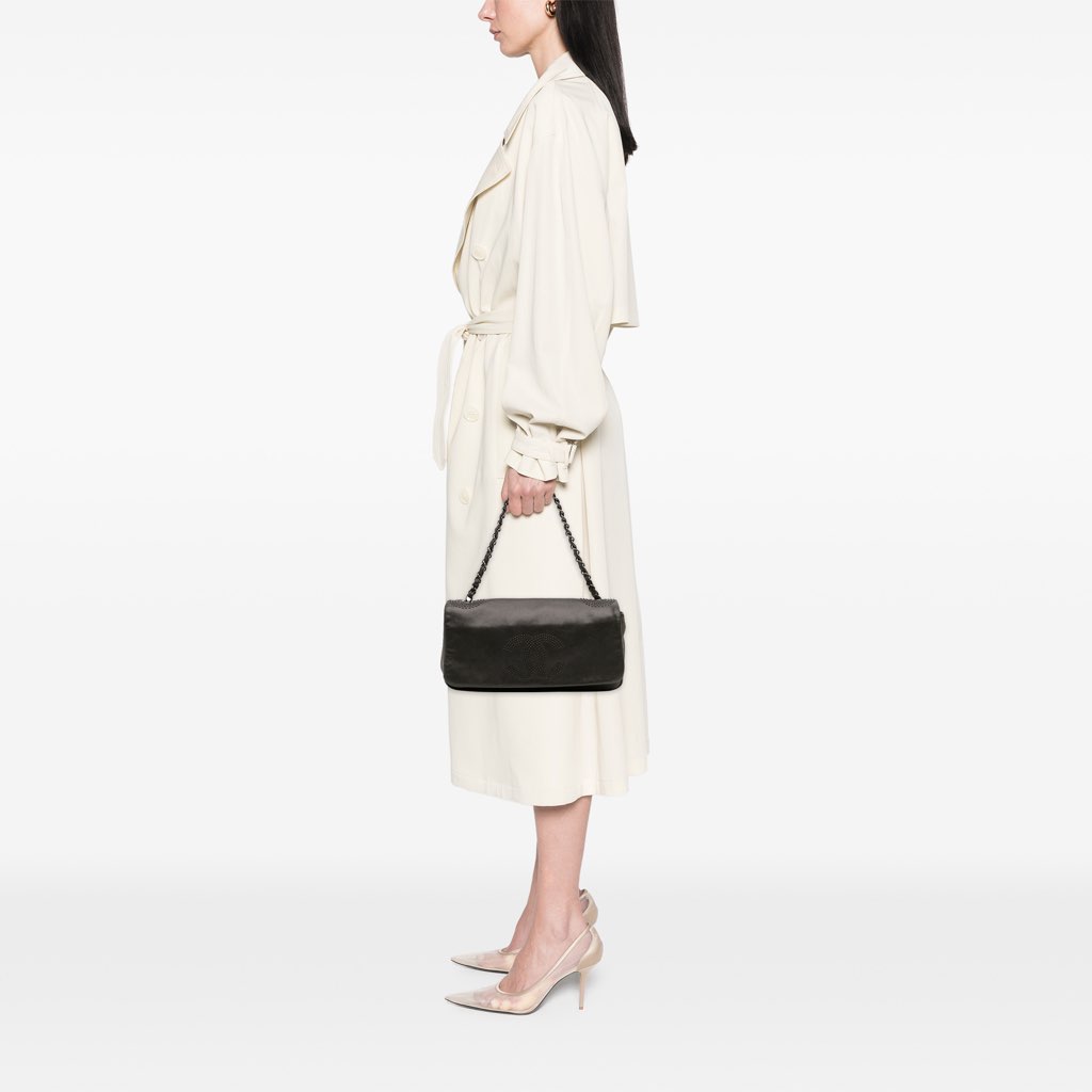 Chanel CC Studded Lambskin East West Flap - Image 13