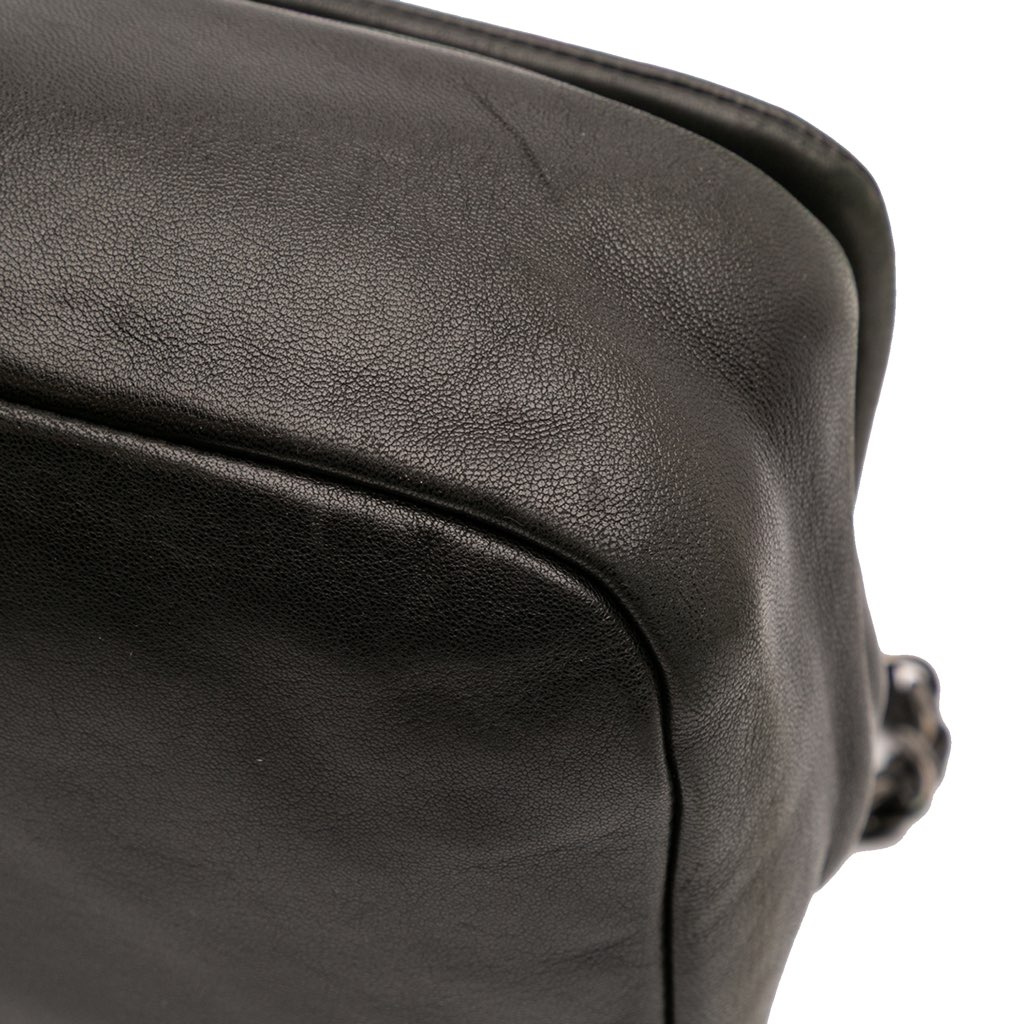 Chanel CC Studded Lambskin East West Flap - Detail 2