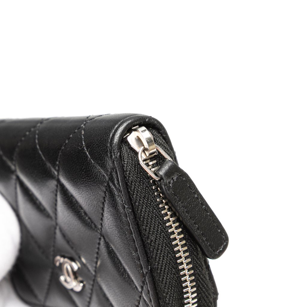 Chanel CC Quilted Lambskin Coin Pouch - Image 10