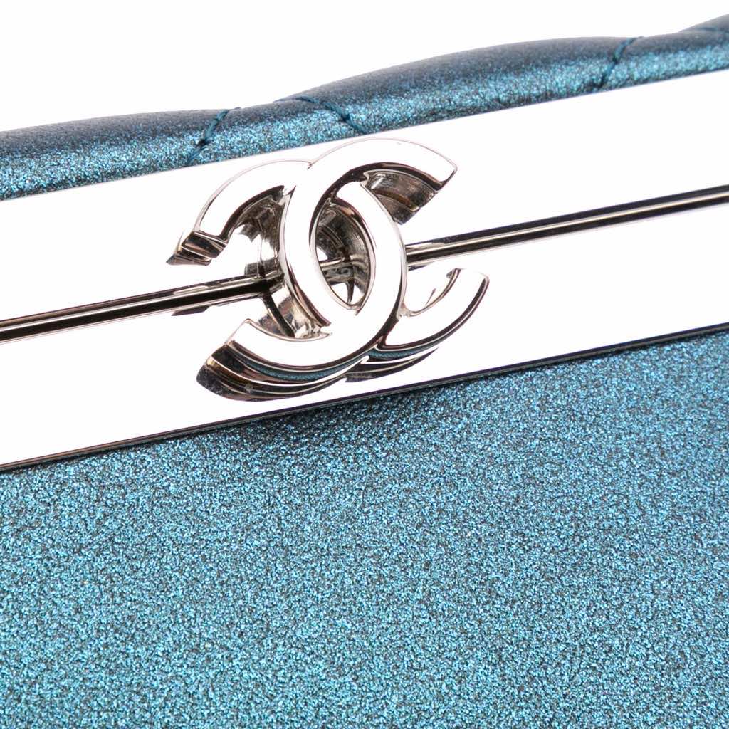 Chanel CC Metallic Calfskin Vanity Case - Image 12