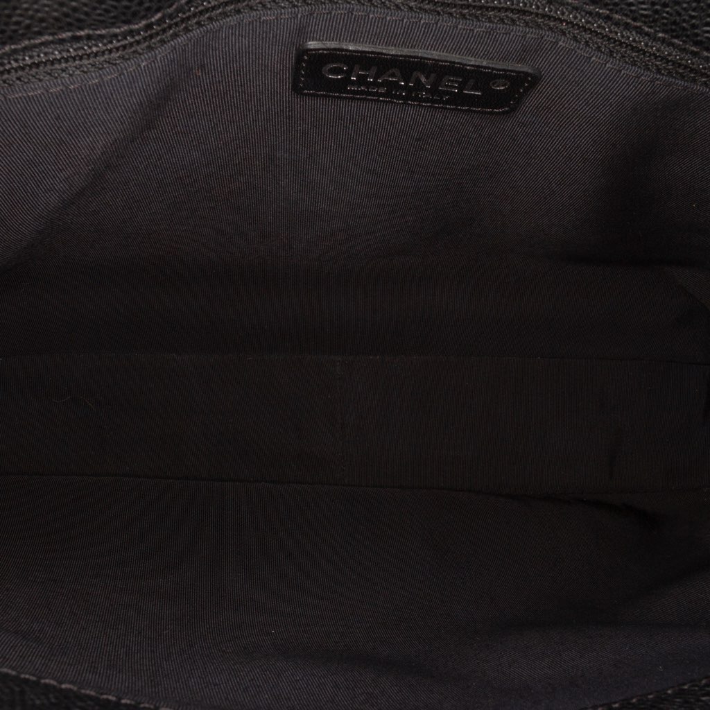 Chanel Caviar Grand Shopping Tote - 4