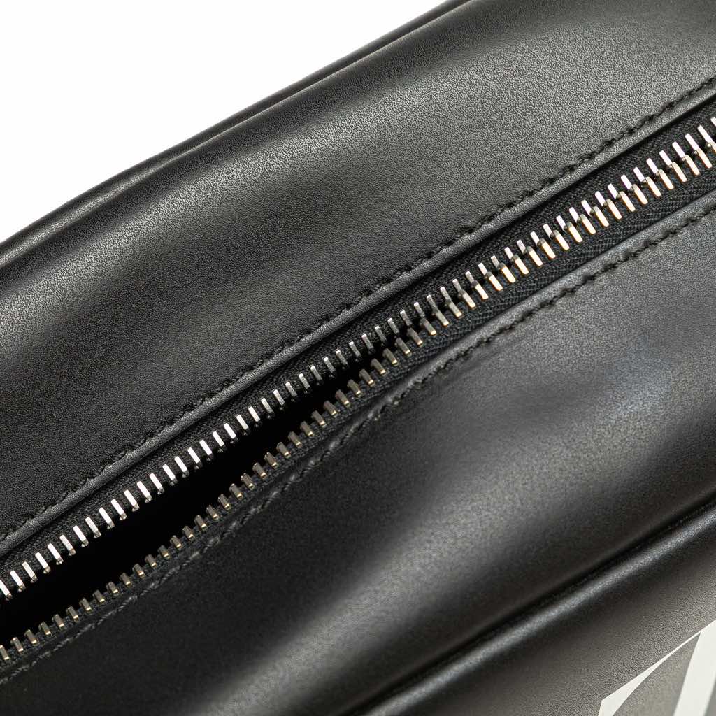 Valentino Leather VLTN Pouch - Detail 2