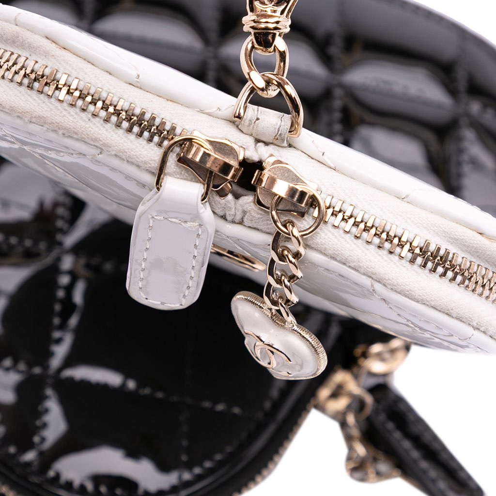 Chanel Quilted Patent Calfskin CC Heart Clutch With Chain - Image 11