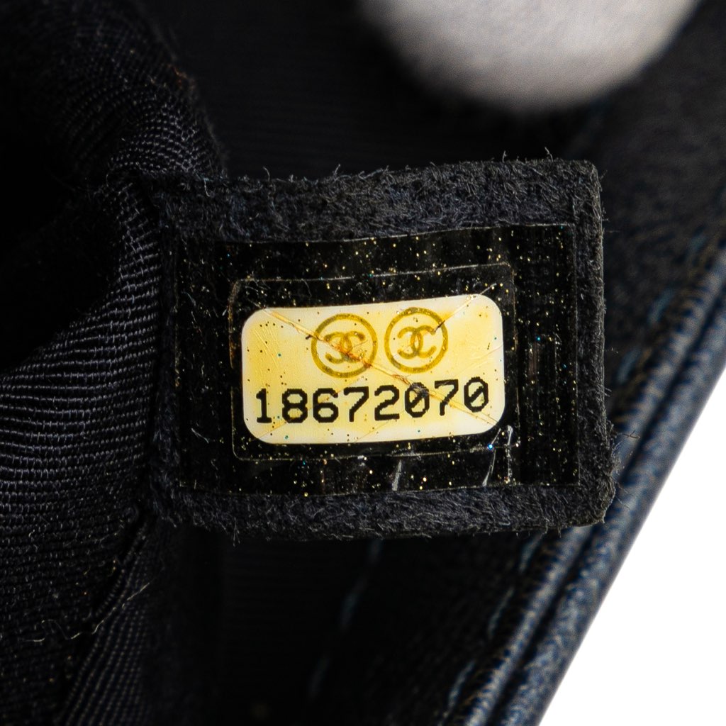 Chanel Old Medium Quilted Lambskin Boy Flap - Detail 1