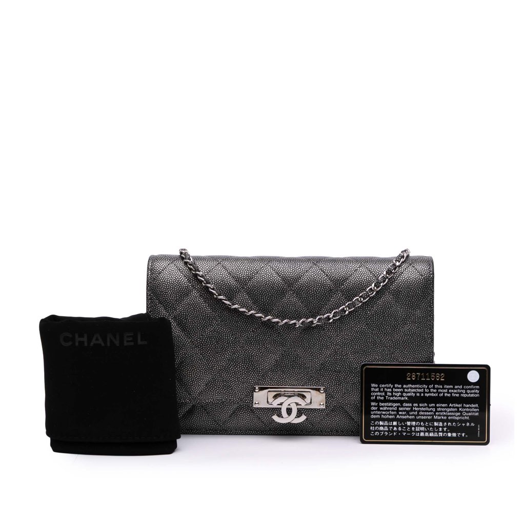 Chanel Quilted Metallic Caviar Golden Class Wallet On Chain - Image 12