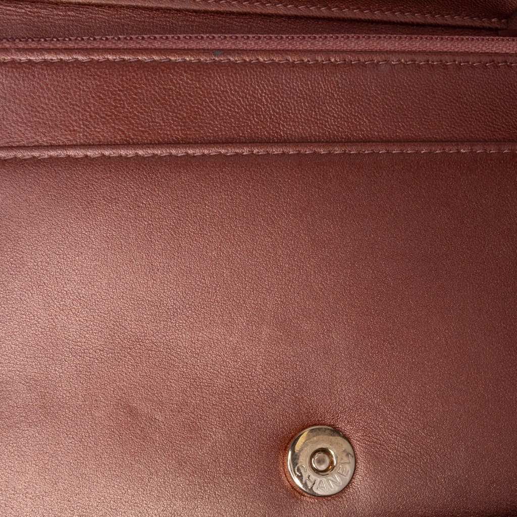 Chanel Quilted Metallic Lambskin Enamel CC Wallet On Chain - Image 11