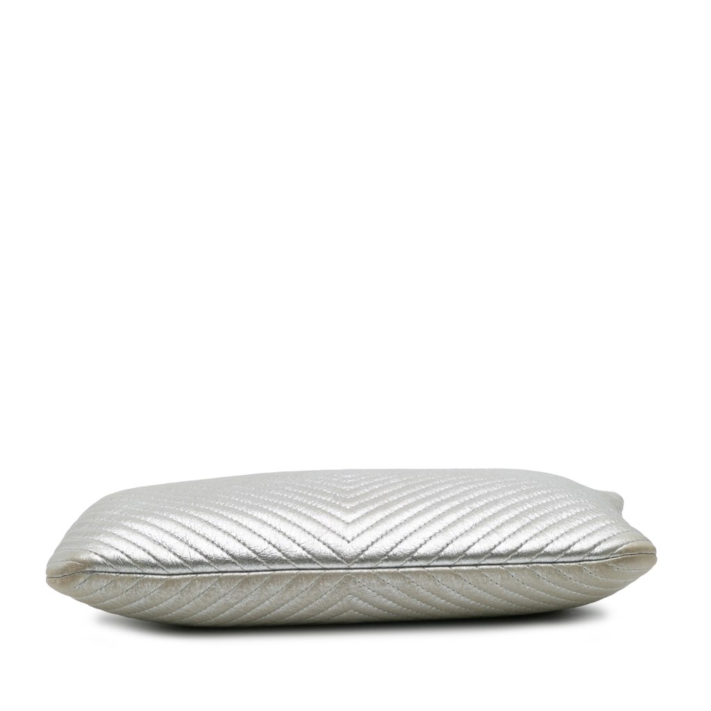 Chanel Medium Metallic Chevron Calfskin O Case Clutch - Image 6