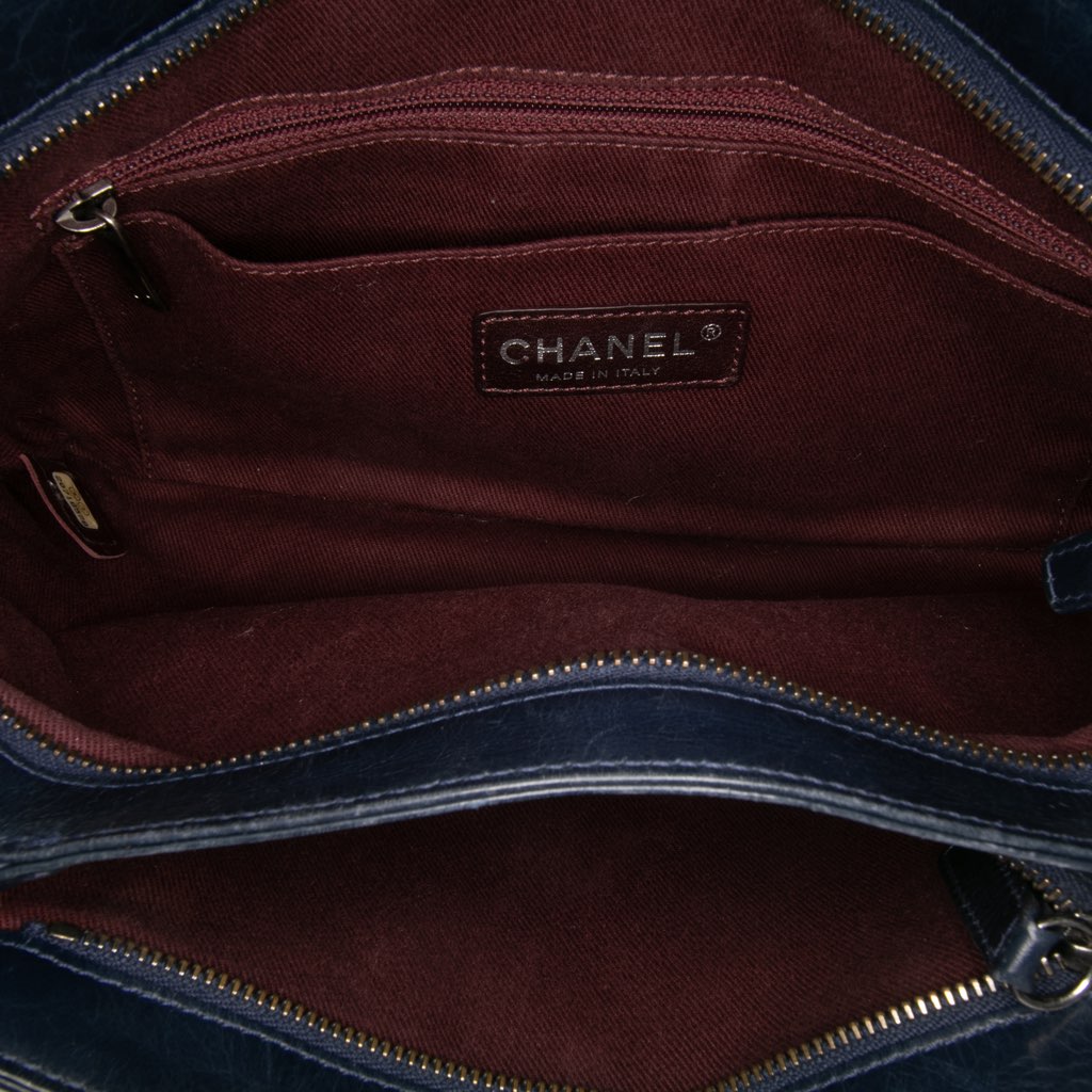 Chanel Quilted Glazed Calfskin Coco Pleats Clutch With Chain - 4