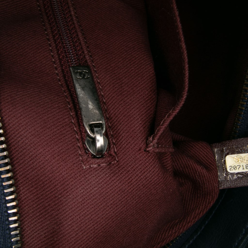 Chanel Quilted Glazed Calfskin Coco Pleats Clutch With Chain - Detail 1