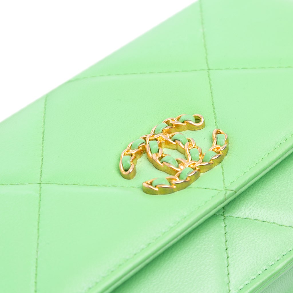 Chanel Quilted Lambskin 19 Wallet on Chain - Image 10