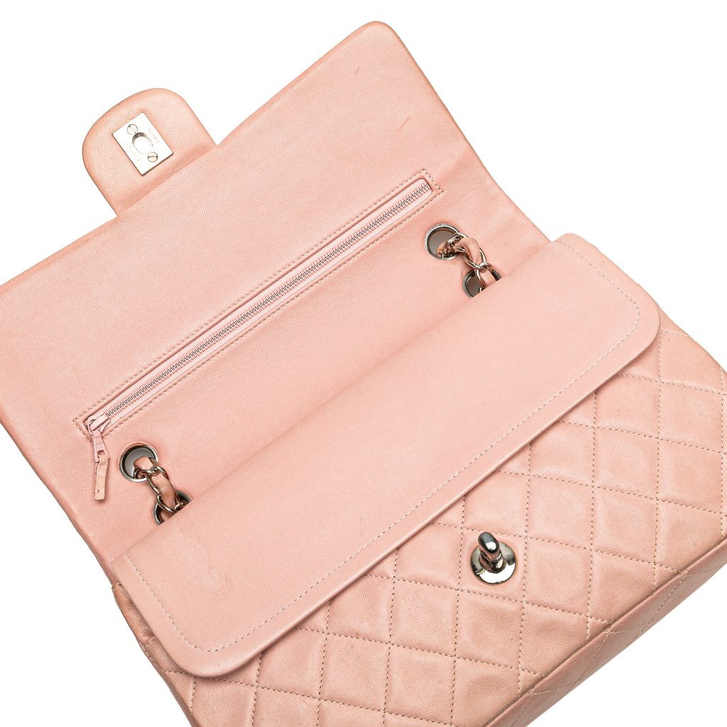 Chanel Medium Classic Lambskin Double Flap - Detail 1