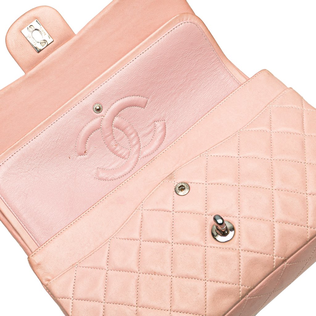 Chanel Medium Classic Lambskin Double Flap - Detail 2