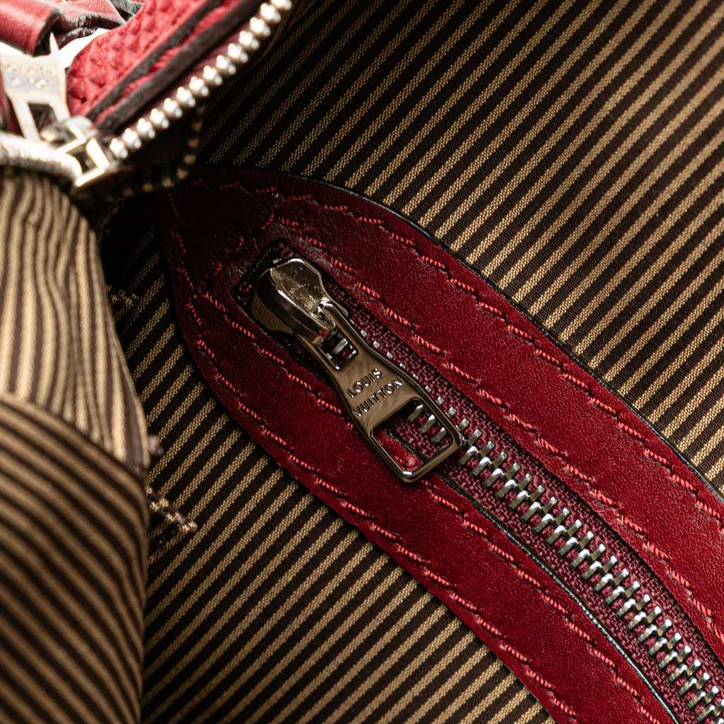 Louis Vuitton Cuir Bequia Porte Document Vertical Bag - Detail 1