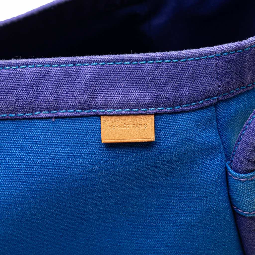 Hermès Toile Lindy Beach Bag - Side view