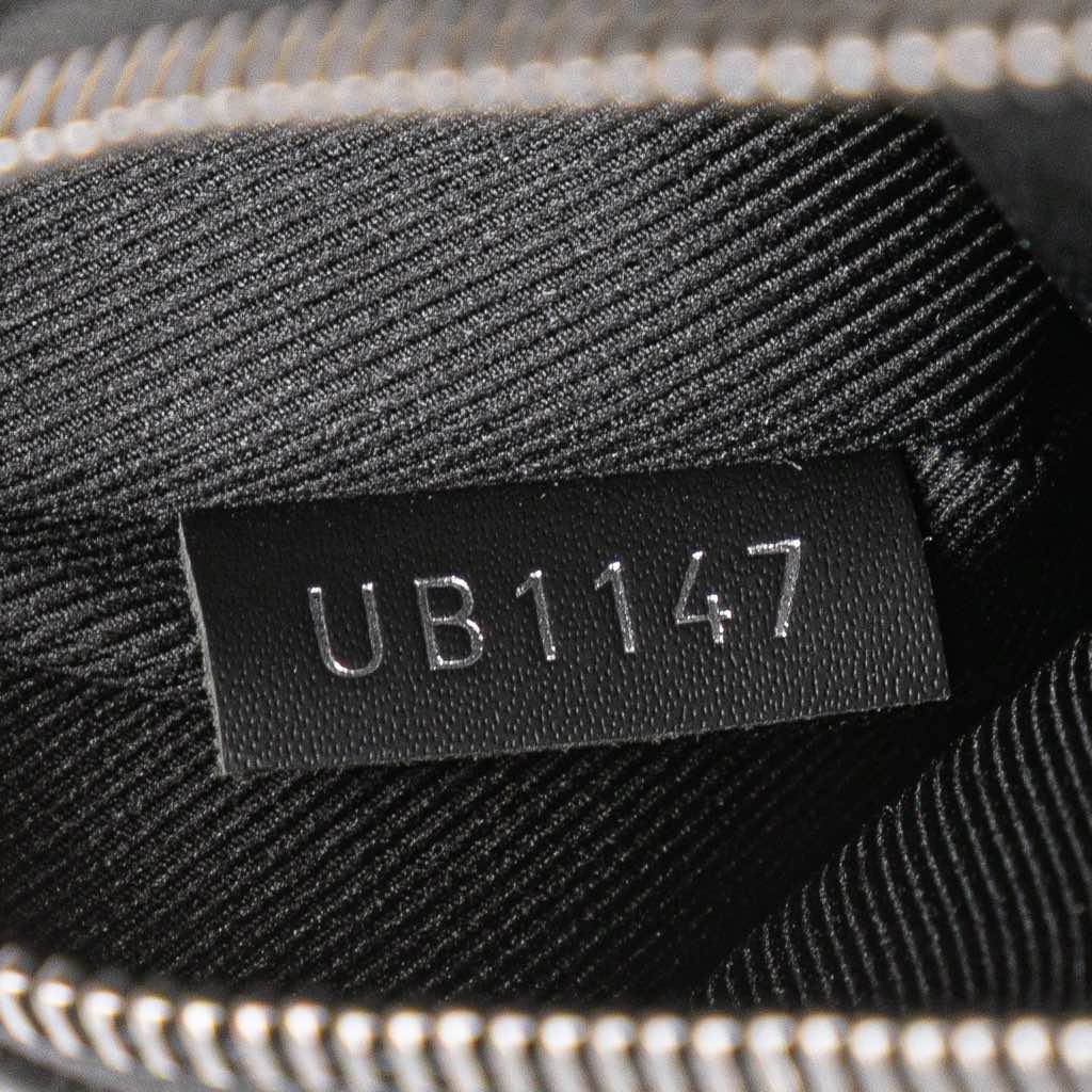 Louis Vuitton Monogram Eclipse Flash Fragment Iphone Case - Detail 1