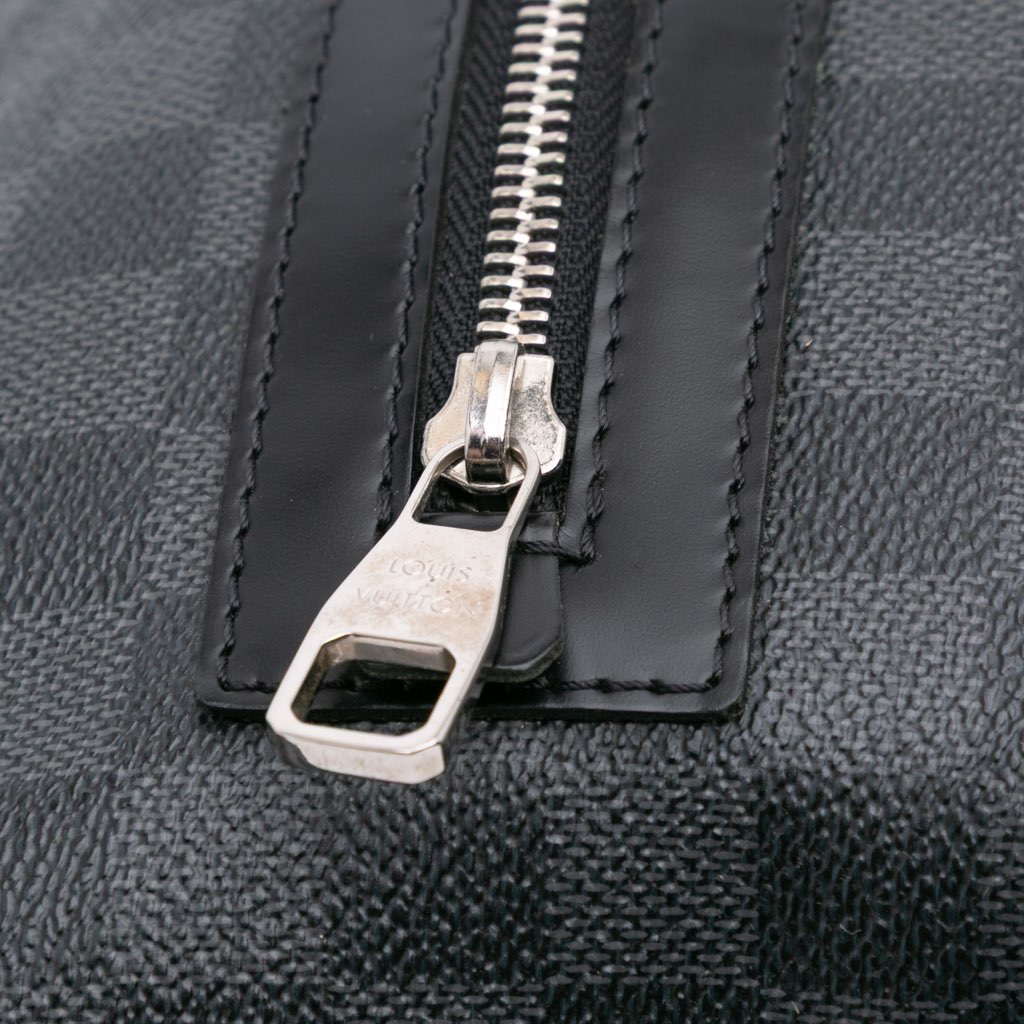 Louis Vuitton Damier Graphite Mick MM - Detail 2