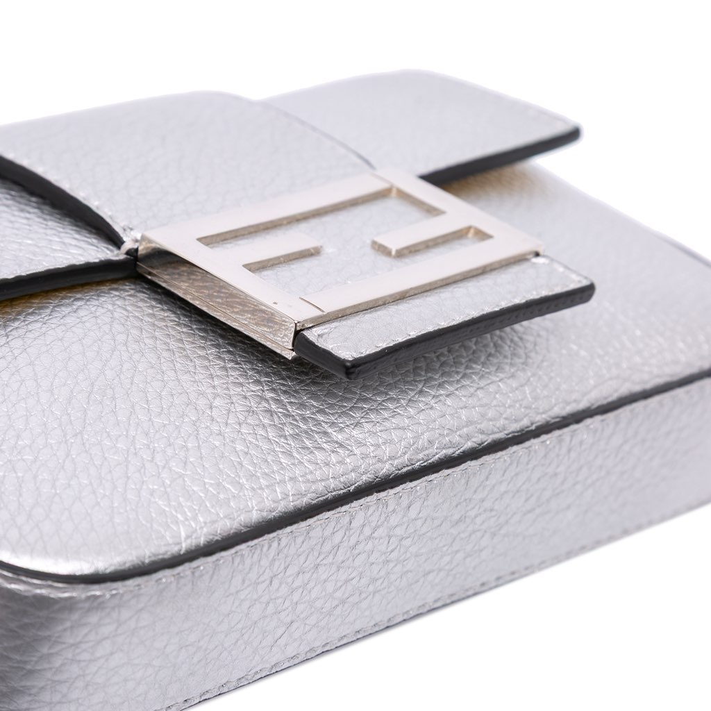 Fendi Leather Baguette Crossbody - Detail 1