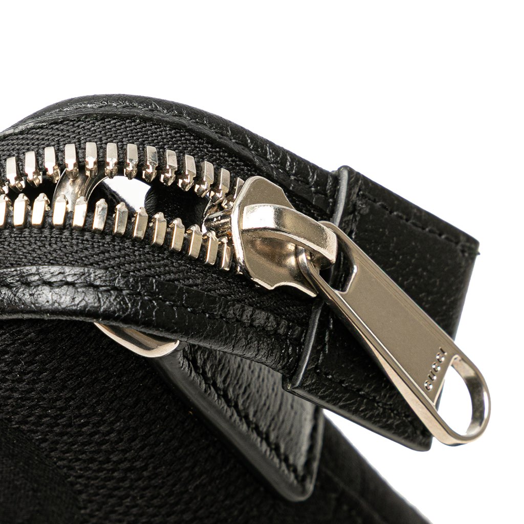 Gucci Jumbo GG Canvas Clutch on Strap - Detail 2